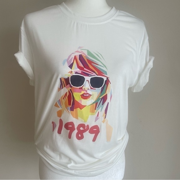 NWT “1989” Era-Inspired Sweater T-Shirt – White – Size M - Picture 3 of 11
